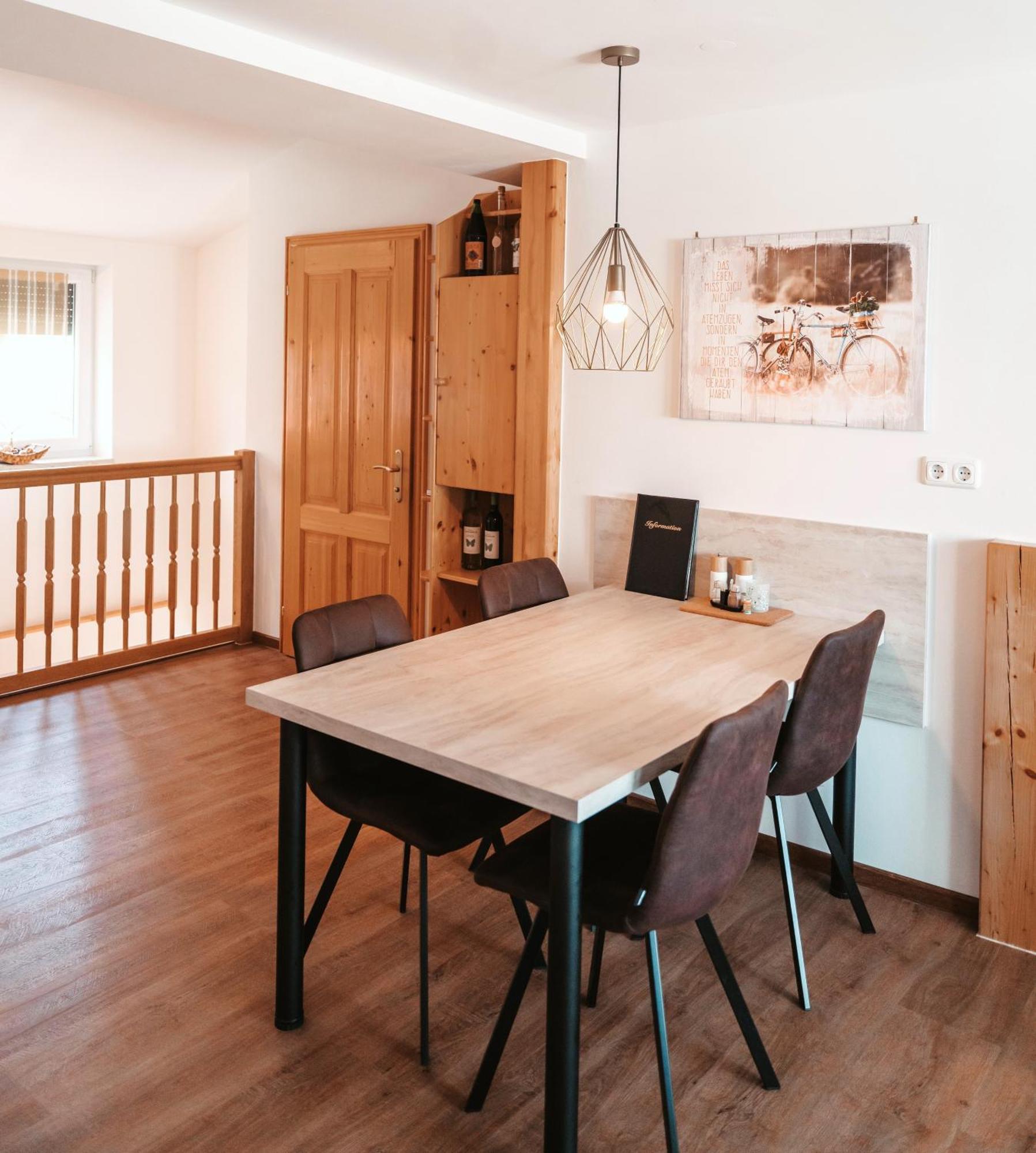 Ferienwohnungen Karin Am Seggauberg Leibnitz Room photo