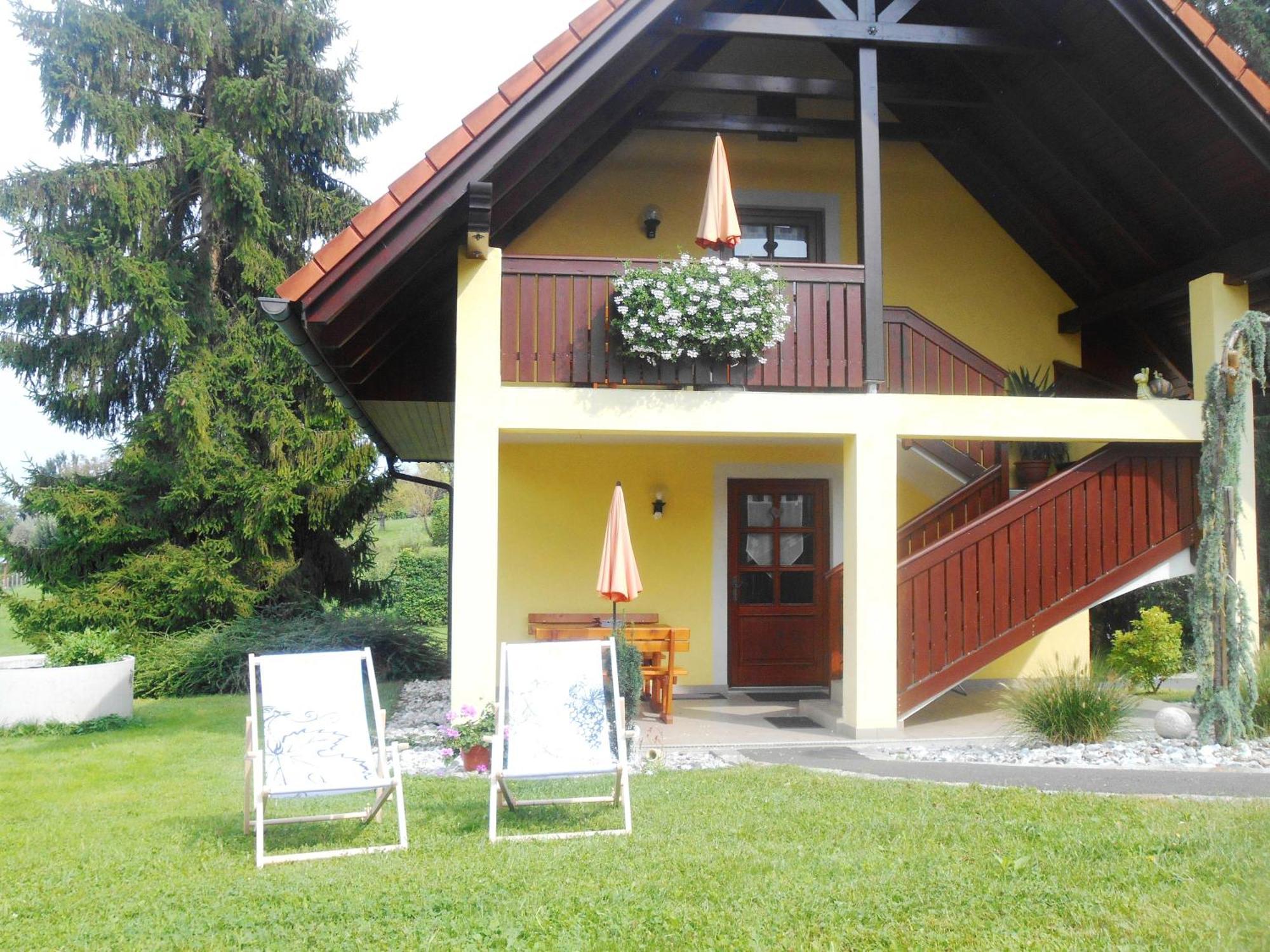 Ferienwohnungen Karin Am Seggauberg Leibnitz Room photo